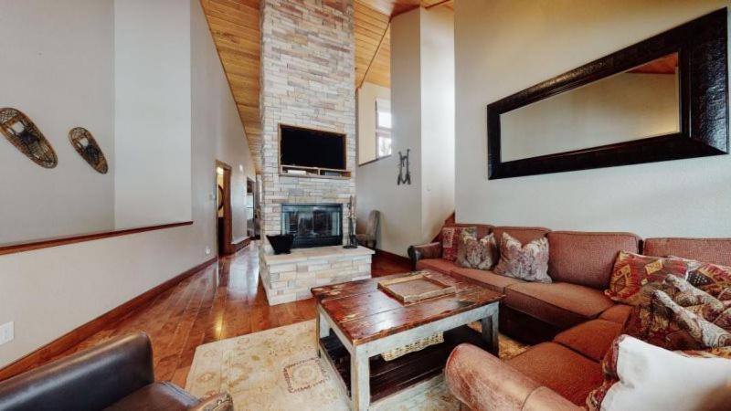 2 Bedroom In, Out Luxury Located On Fanny Hill In The Heart Of Snowmass Village * Aspen