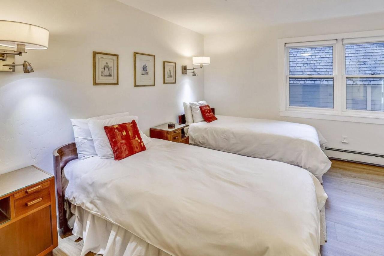 Premier Gondola Condo: Downtown Luxury Steps From Slopes Apartment Aspen