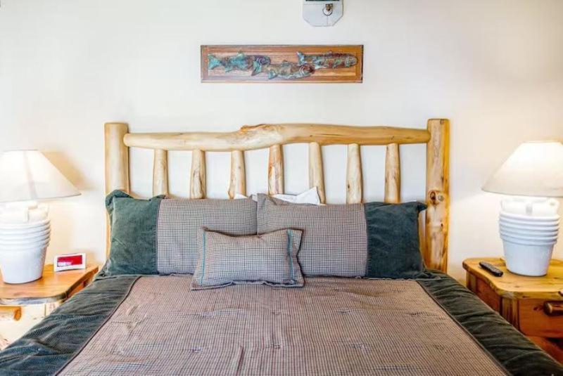 Apartment In, Out 3 Bedroom With Mountain Views, Heated Pool, And Hot Tub Access Aspen