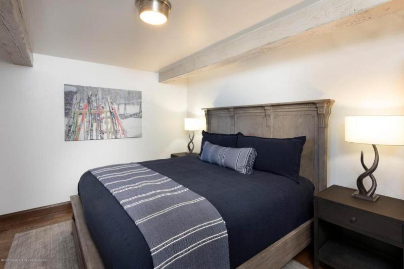 Apartment Contemporary 3 Bedroom In, Out With Pool And Hot Tub In Snowmass Village *