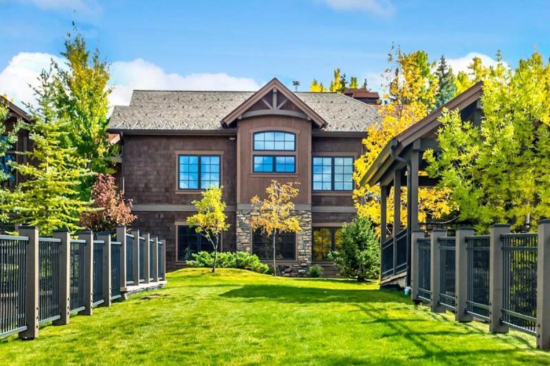 Holiday home 2 Bedroom In, Out Luxury Located On Fanny Hill In The Heart Of Snowmass Village Aspen