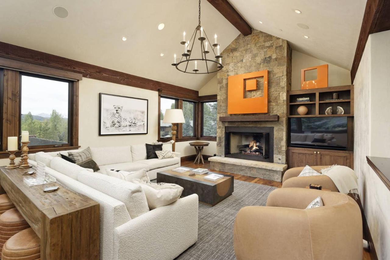 Fox Crossing Luxury
