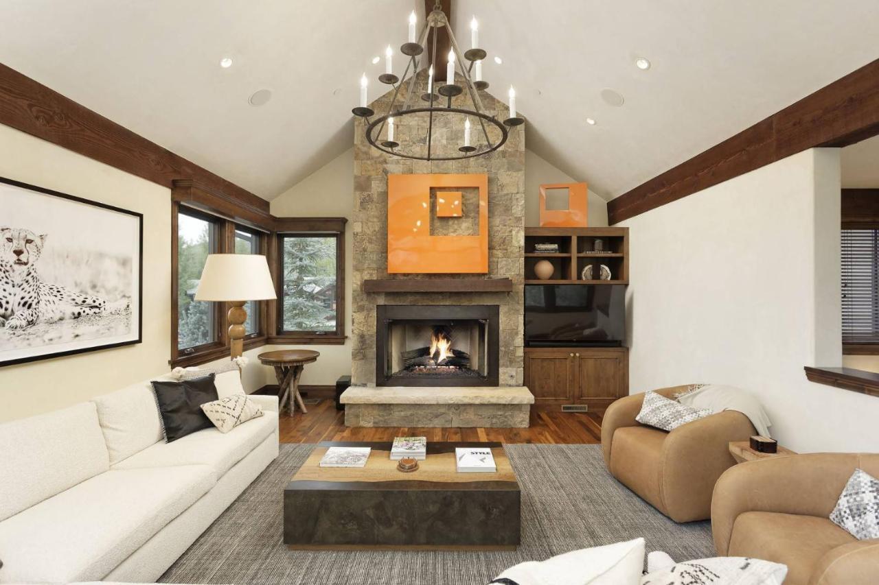 Fox Crossing Luxury