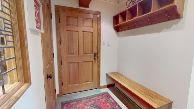 Snowmass Village 2 Bedroom Platinum-rated In, Out * Aspen