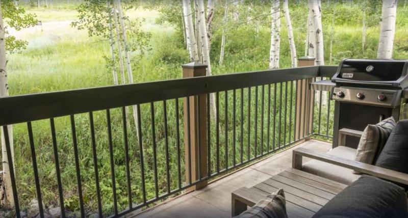 Contemporary 3 Bedroom In, Out With Pool And Hot Tub In Snowmass Village Aspen