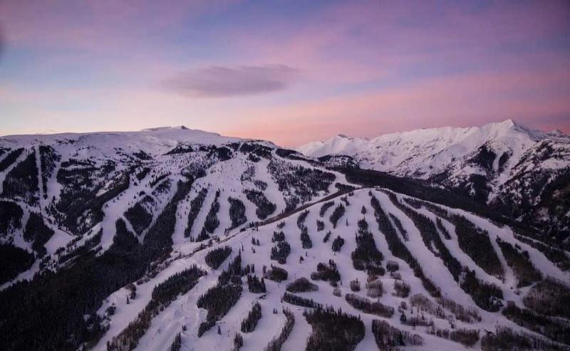 Snowmass Village 2 Bedroom Platinum-rated In, Out * Aspen