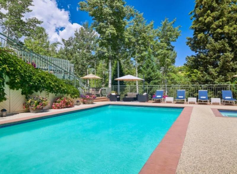 Apartment Snowmass Village 2 Bedroom Platinum-rated In, Out Aspen