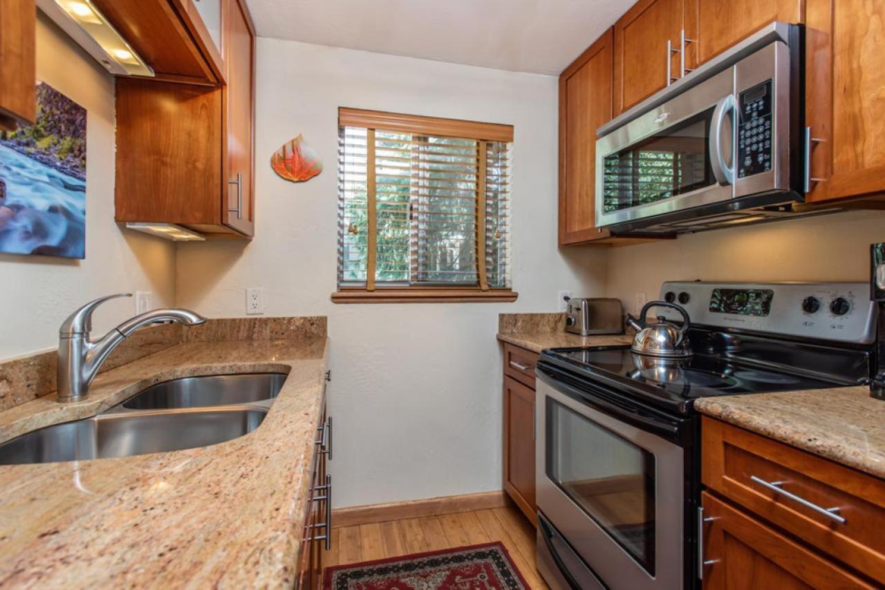 Silverglo 204, Contemporary Walking Distance To Slopes, Access To A Pool *