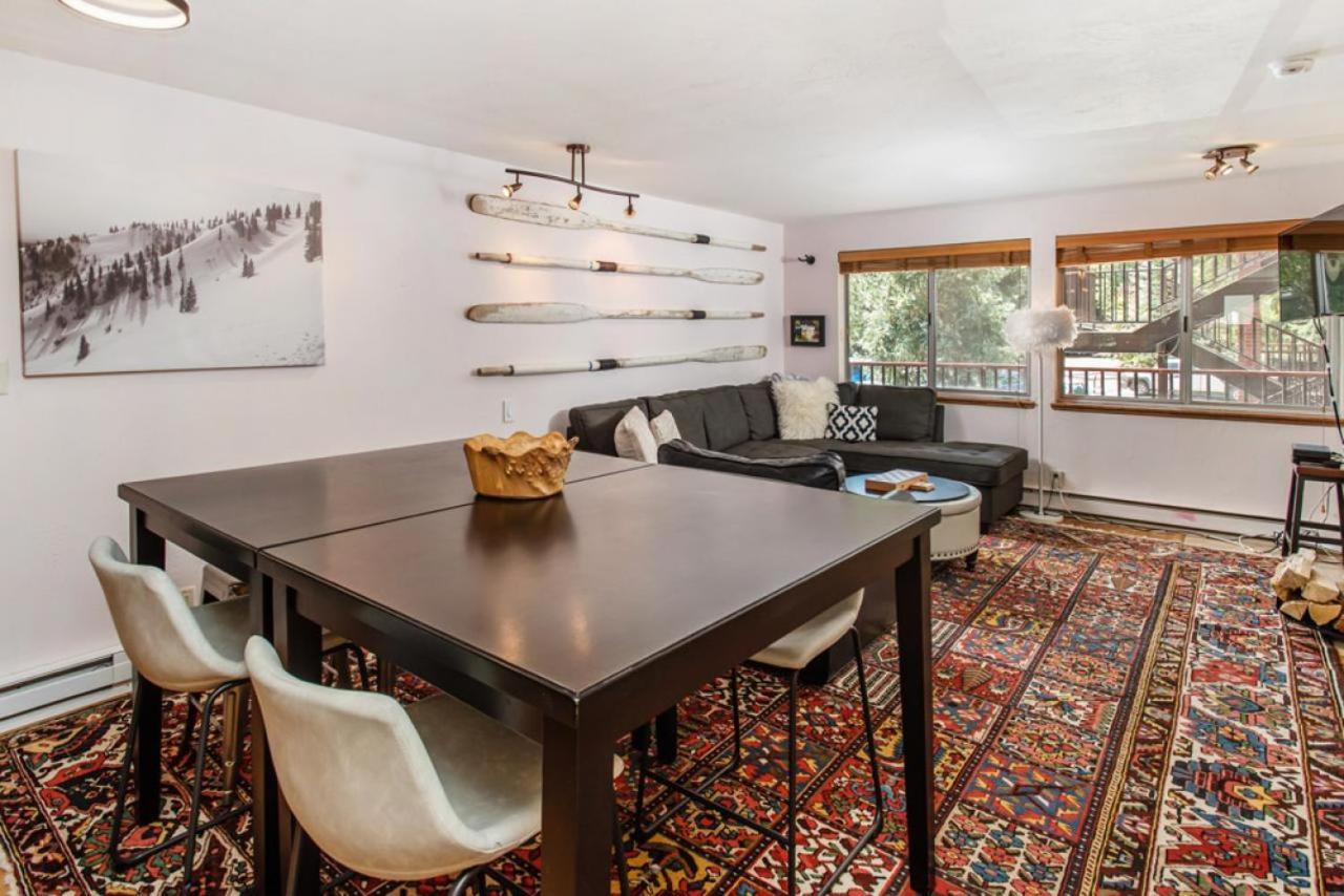 Silverglo 204, Contemporary Walking Distance To Slopes, Access To A Pool * Aspen