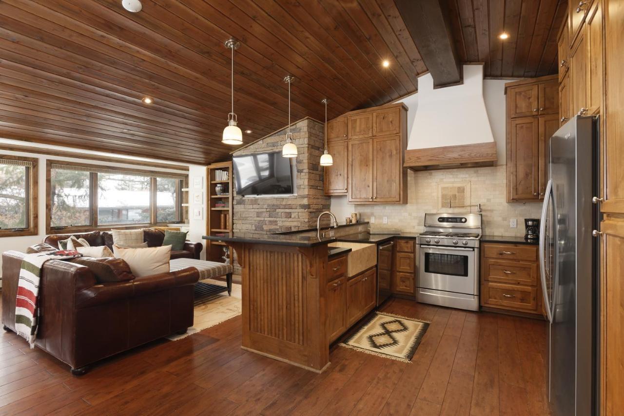 718 S, Mill St, Fasching Haus #4
