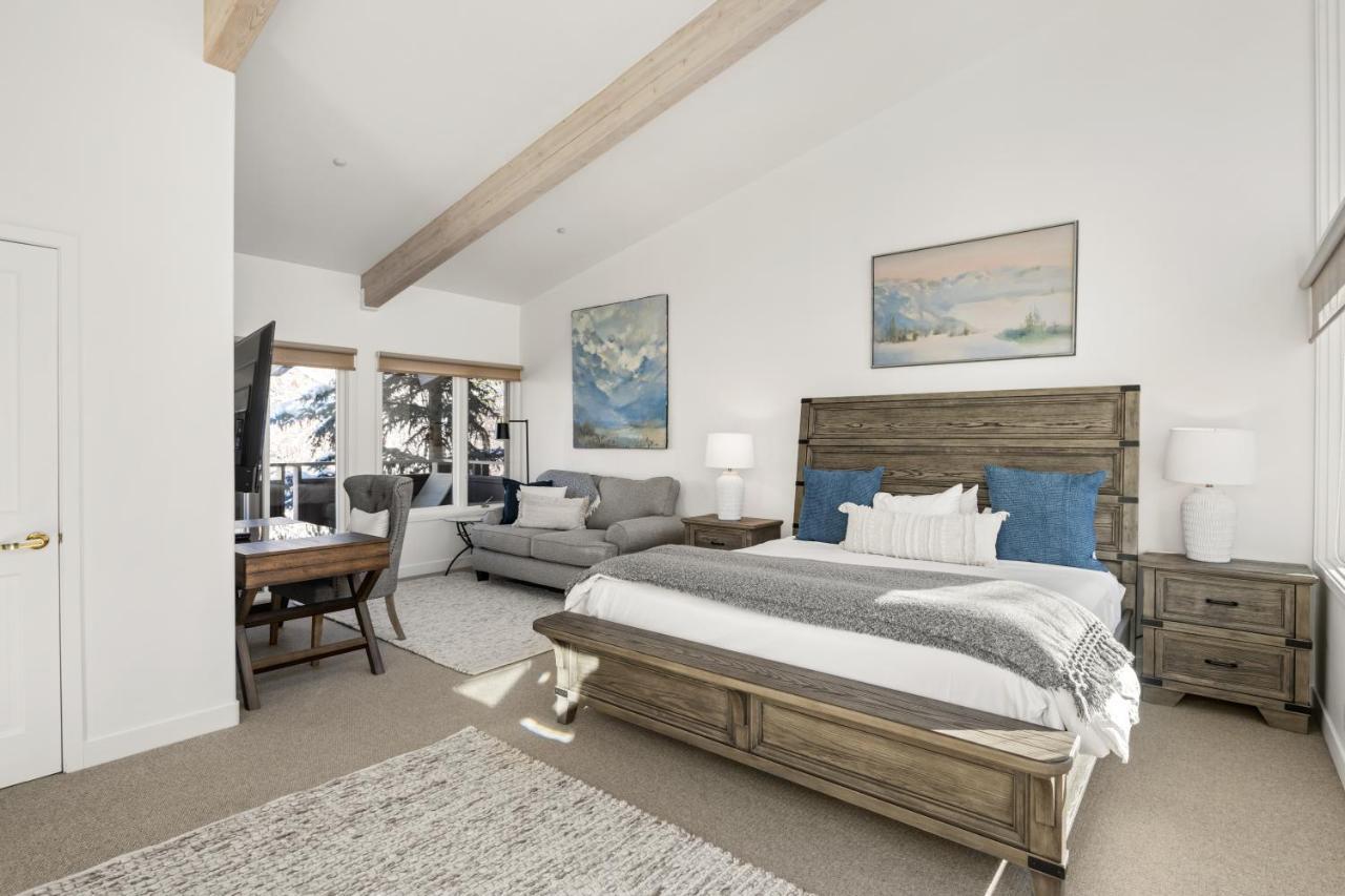Standard Two Bedroom - Alps #207 * Aspen