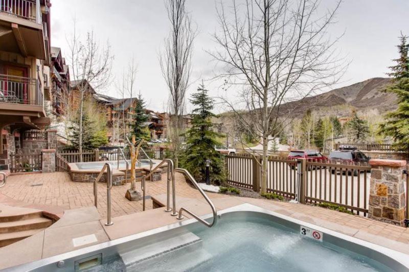 Snowmass Mountain Lodge: Luxury Ski-in/ski-out Retreat * Aspen