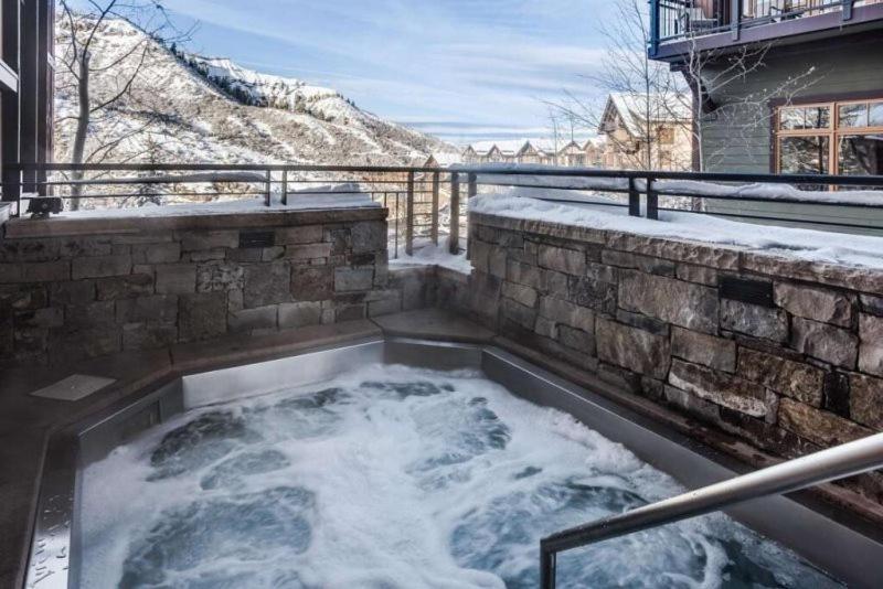 Snowmass Mountain Lodge: Luxury Ski-in/ski-out Retreat Apartment