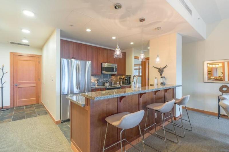 Snowmass Mountain Lodge: Luxury Ski-in/ski-out Retreat Apartment *
