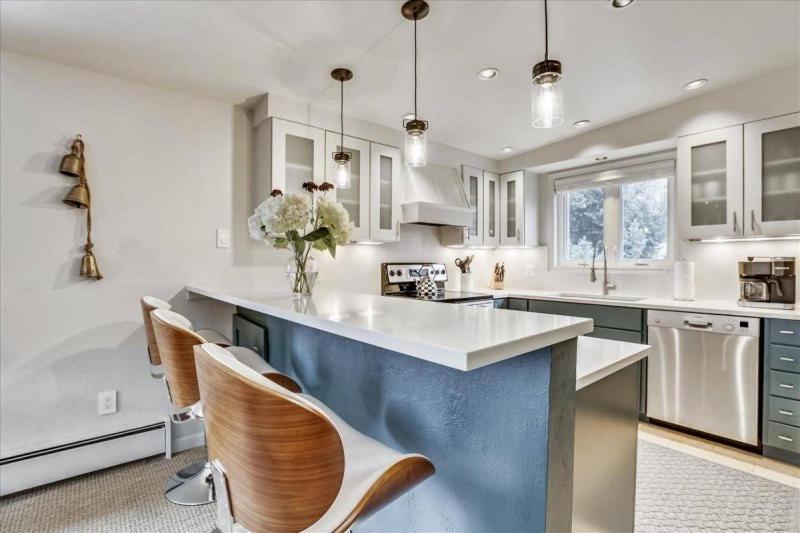 Downtown 3 Bedroom - Silverbell *