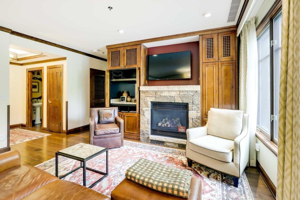 In Ritz-carlton Highlands *