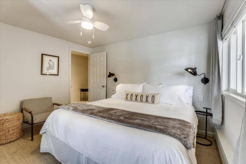 Downtown 3 Bedroom - Silverbell Apartment *