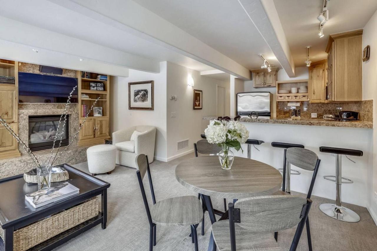 Downtown 2 Bedroom Within Walking Distance To Gondola - Clairvaux Apartment