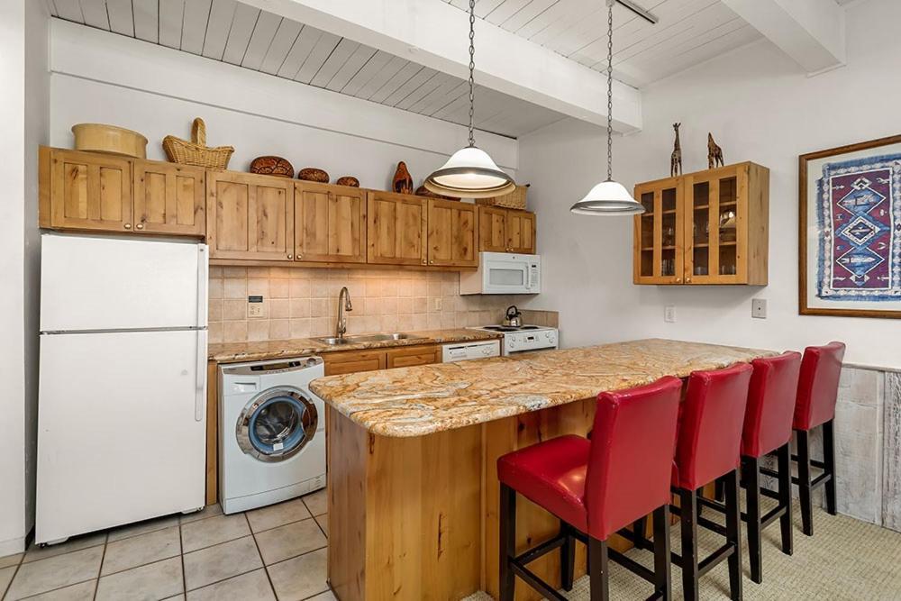 Chateau Chaumont Unit 19, Spacious Top-floor With Great Location Holiday home