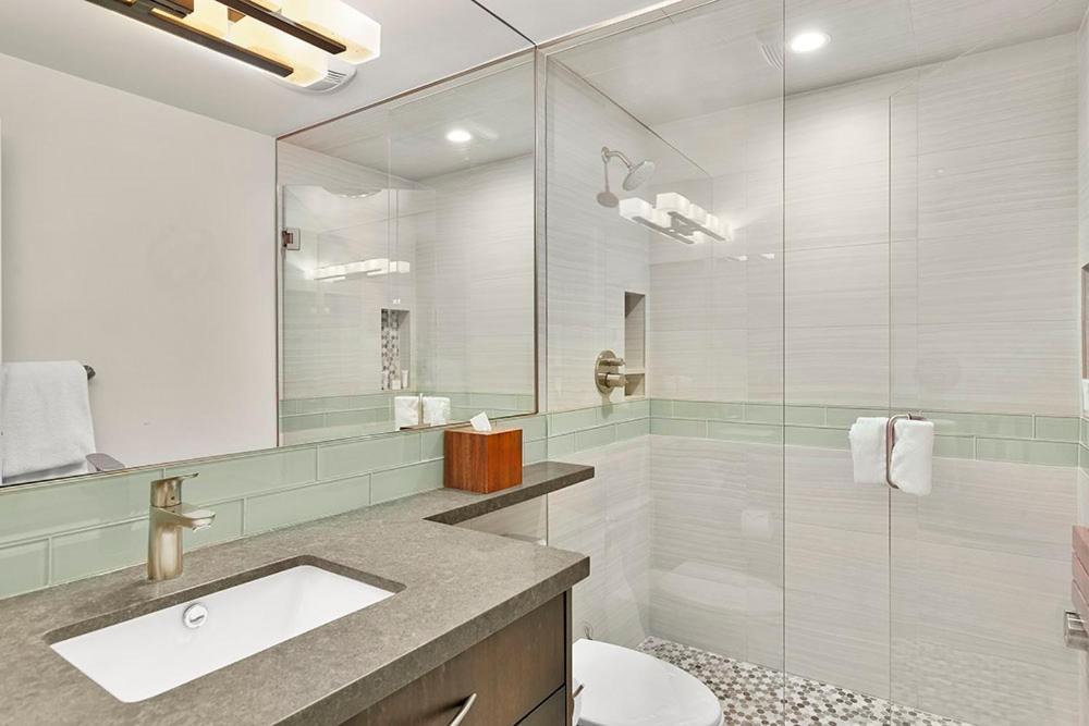 Holiday home Silverglo 206, With Mid-century Modern Decor, Upgraded Kitchen And Access To Pool *