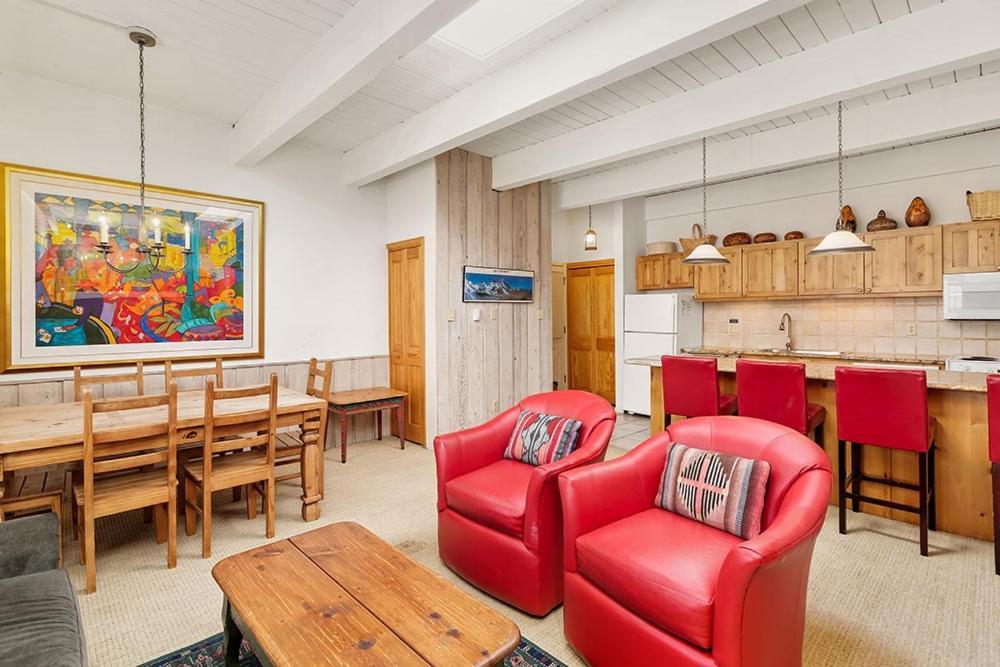 Holiday home Chateau Chaumont Unit 19, Spacious Top-floor With Great Location Aspen