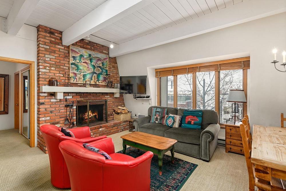 Chateau Chaumont Unit 19, Spacious Top-floor With Great Location Holiday home Aspen