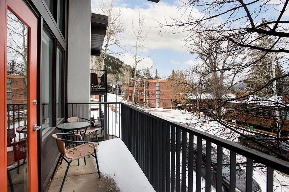 Fifth Avenue Unit 5, Modern With Access To Pool & Hot Tub, Great Location! * Aspen