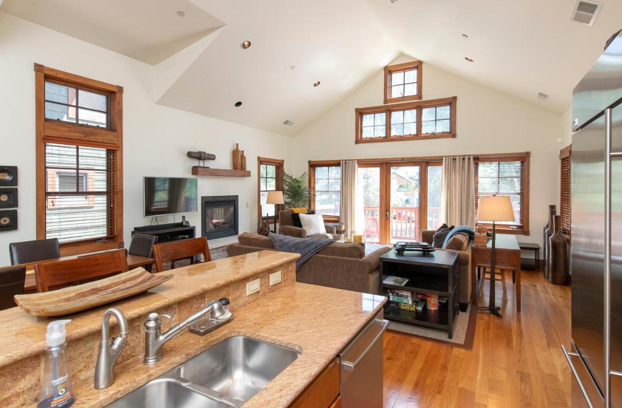 Christiana Unit 201c, Light-filled Luxury With Views Of Mountain Aspen