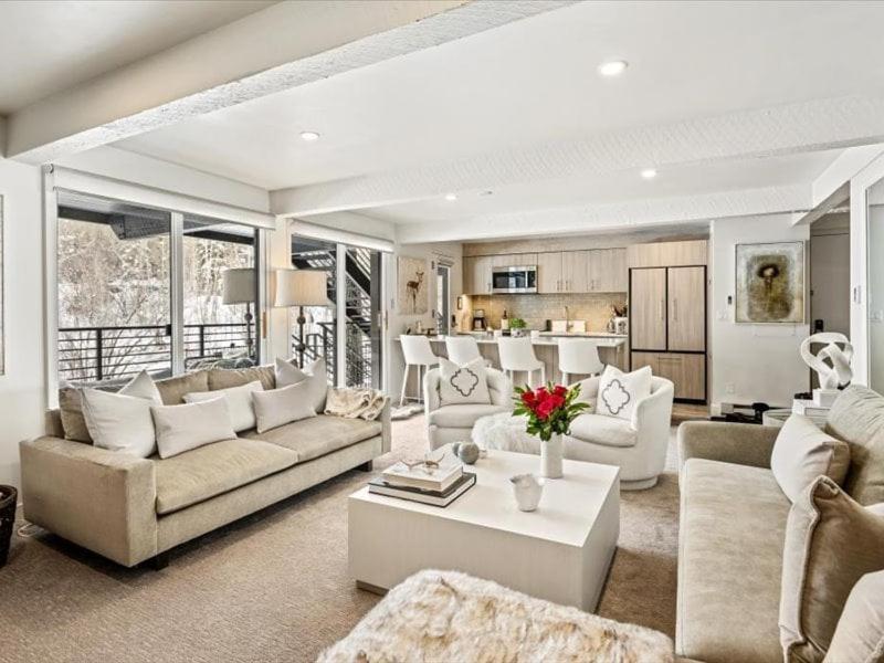 Holiday home Chateau Roaring Fork 24, Remodeled W River Views, Large Tvs, Fireplace, Near Gondola! Aspen