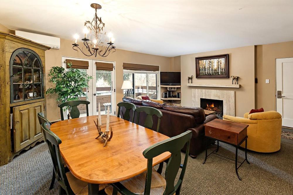 Fasching Haus Unit 180, Cozy, Deluxe With Private Deck, 2 Blocks From Downtown Holiday home