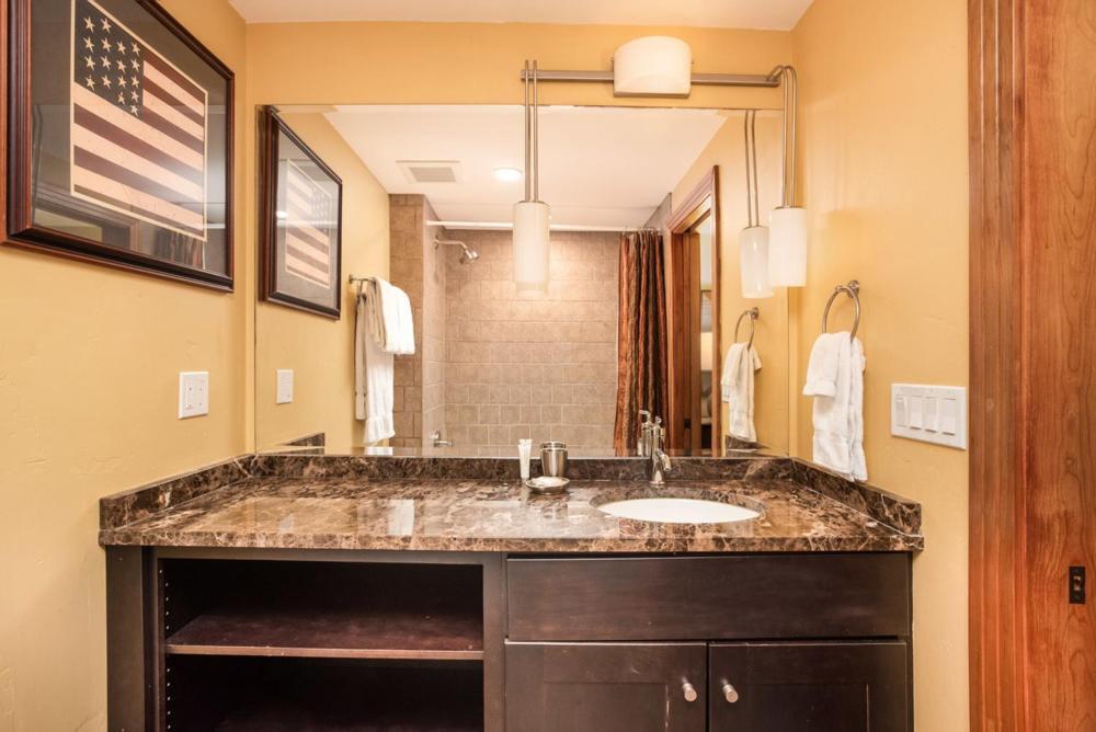 Fasching Haus Unit 9, Deluxe W/ A/c In The Living Area, 2 Blocks To Downtown