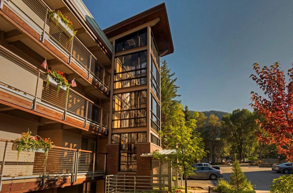 Chateau Eau Claire Unit 22, Overlooking The Roaring Fork River With A Private Deck Aspen