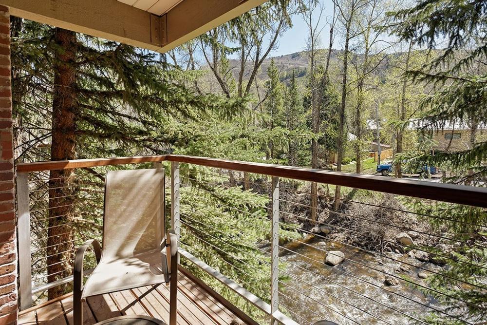 Chateau Eau Claire Unit 22, Overlooking The Roaring Fork River With A Private Deck * Aspen