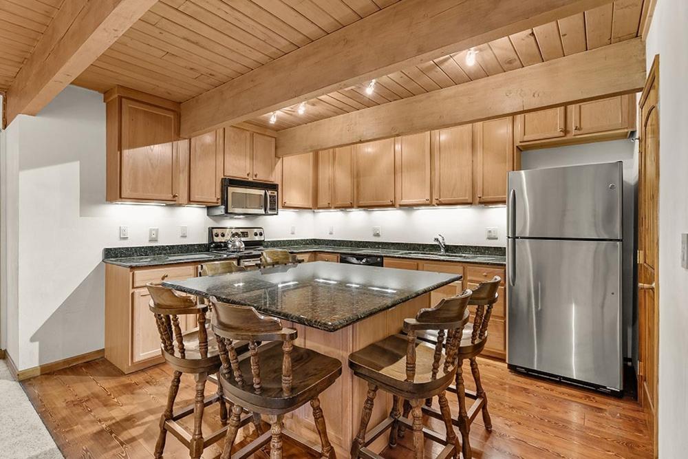 Chateau Dumont Unit 9, Downtown With Cozy Living Area Holiday home *