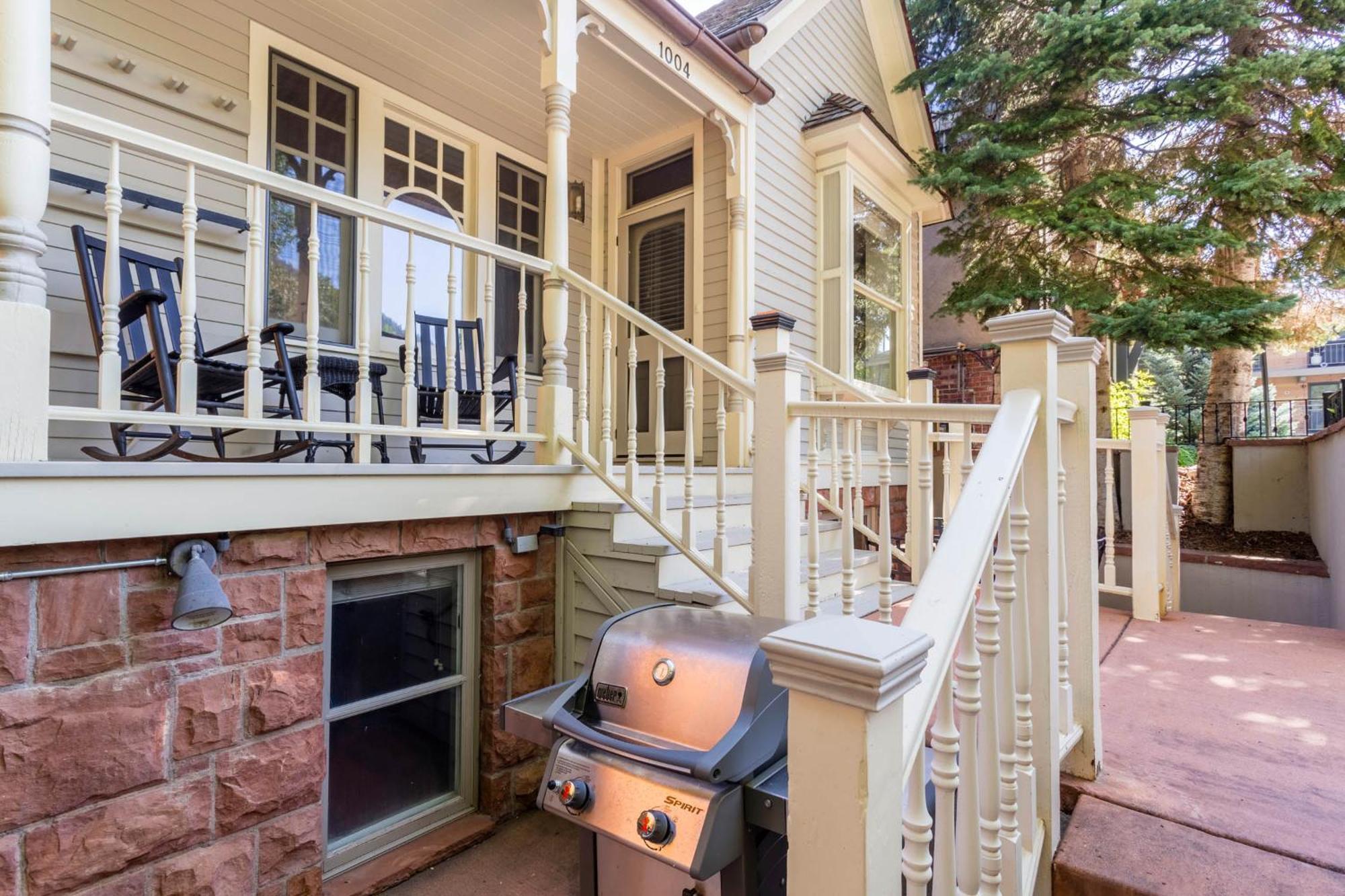Little Jewel, Charming Private W/ Views Mountain & Bbq, 4 Blocks From The Gondola *