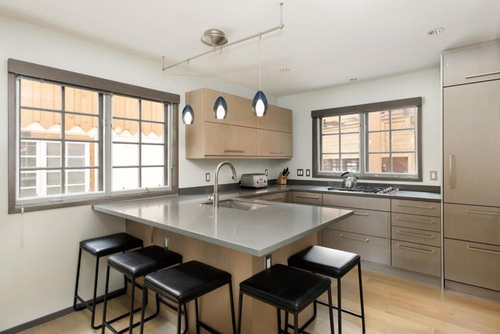 Alpenblick 10, Three Level Townhome, Two Block From The Gondola