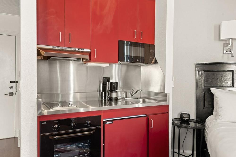 Holiday home Independence Square Unit 303, Corner With Premier Finishes, Downtown Location *