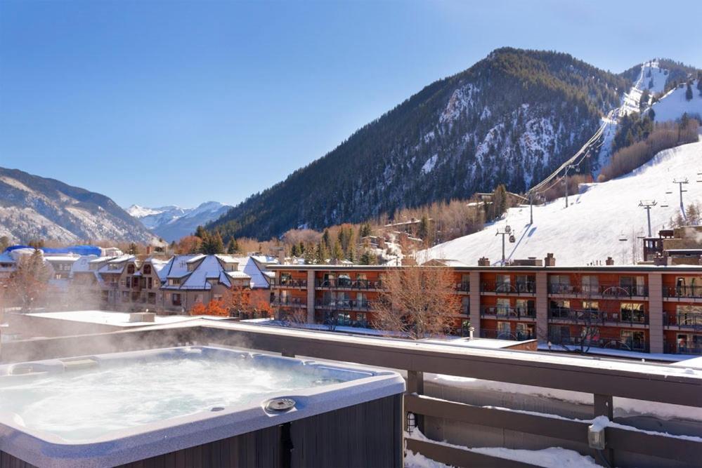 Independence Square Unit 303, Corner With Premier Finishes, Downtown Location Holiday home Aspen