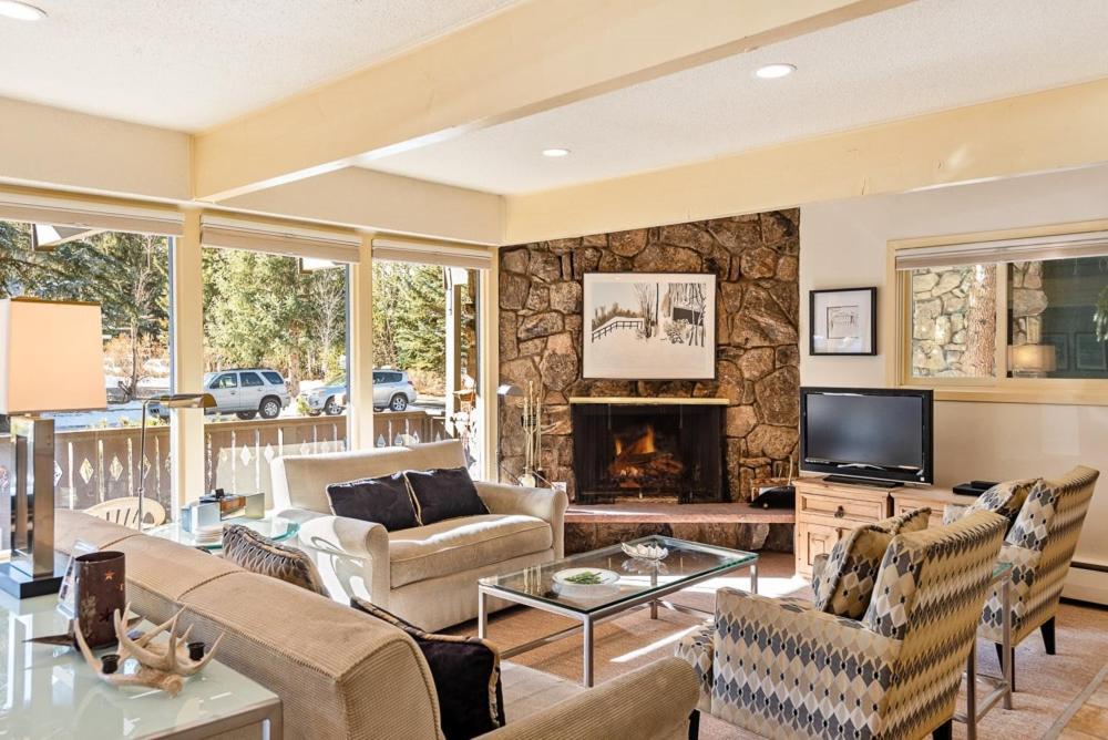 118 E. Bleeker Street Home, Large, Two-level Home/duplex With Private Deck & On-site Parking Holiday home