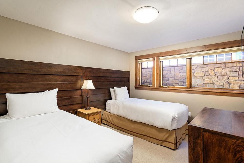 Fasching Haus Unit 12, Lower Level Deluxe W/ Open Living Area & Gas Fireplace Holiday home *