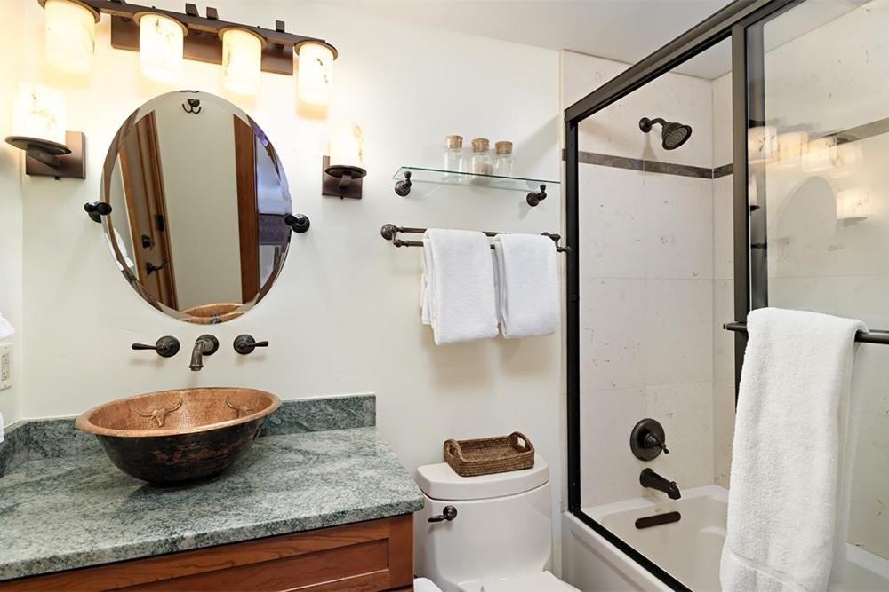 Fasching Haus Unit 5, Deluxe With Great Natural Light & Amazing Location *