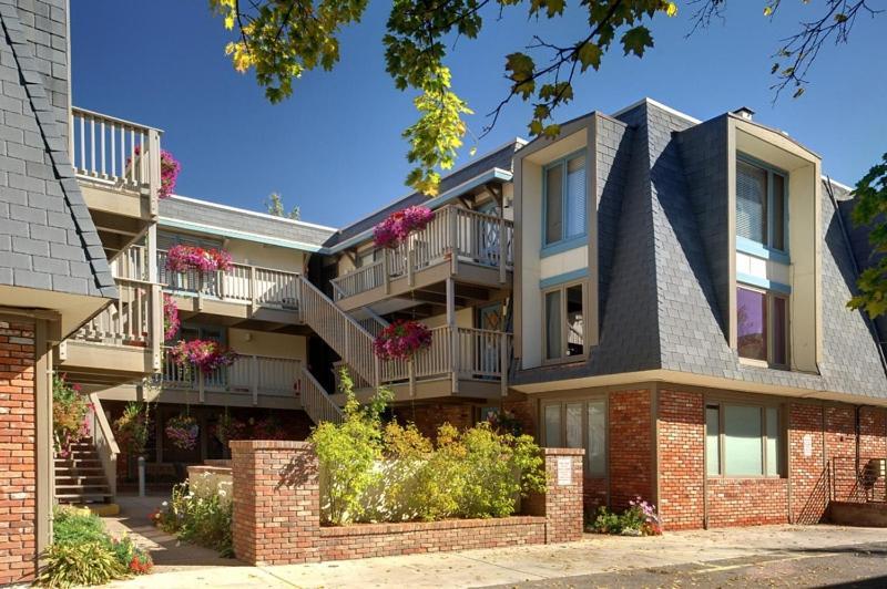 Chateau Chaumont Unit 5, With Prime Location, 1 Block To Mountain