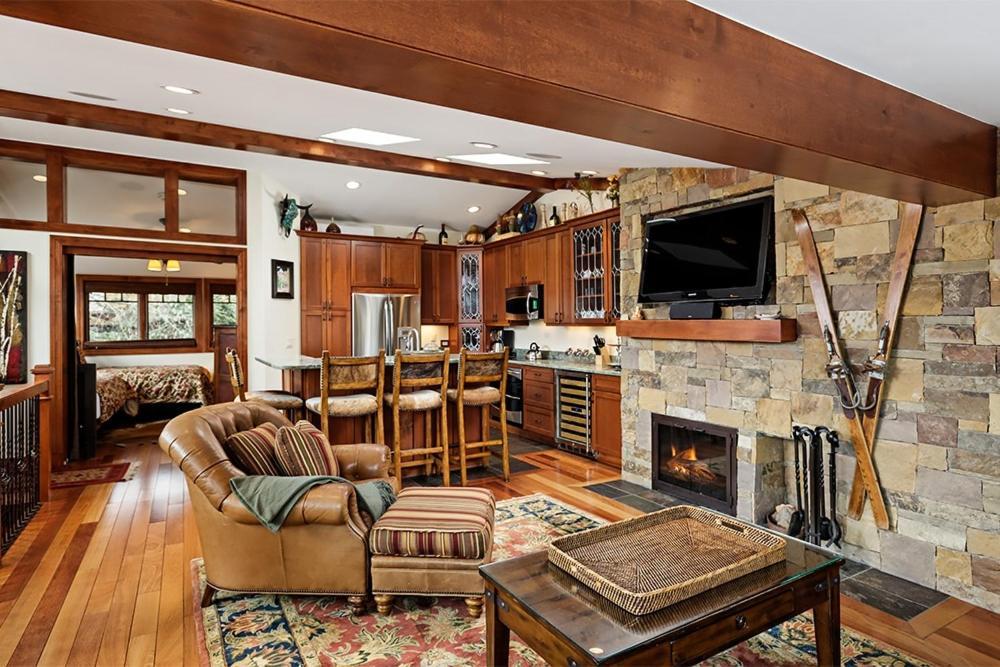 Fasching Haus Unit 5, Deluxe With Great Natural Light & Amazing Location Holiday home