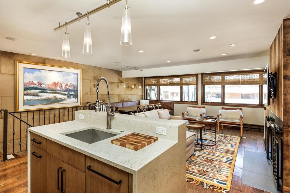 Fasching Haus Unit 6, With Beautiful Decor, Spacious Layout, Great Location