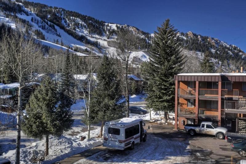 Holiday home Silverglo Unit 105, Cozy Walking Distance To Town With Access To A Pool Aspen