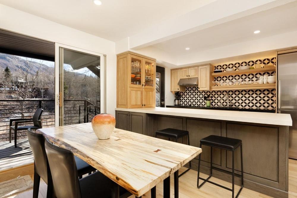 Chateau Roaring Fork Unit 25, Contemporary With River Views, Close To Town * Aspen