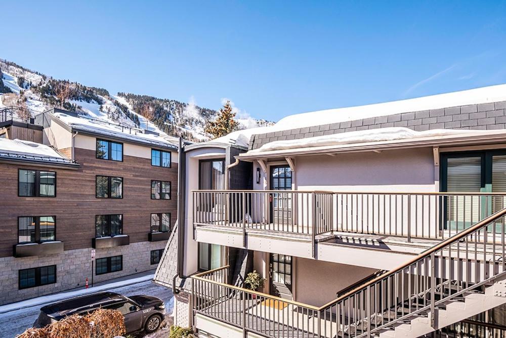 Chateau Dumont Unit 14, Spacious 3 Bedroom Condo, 1 Block From Downtown Aspen