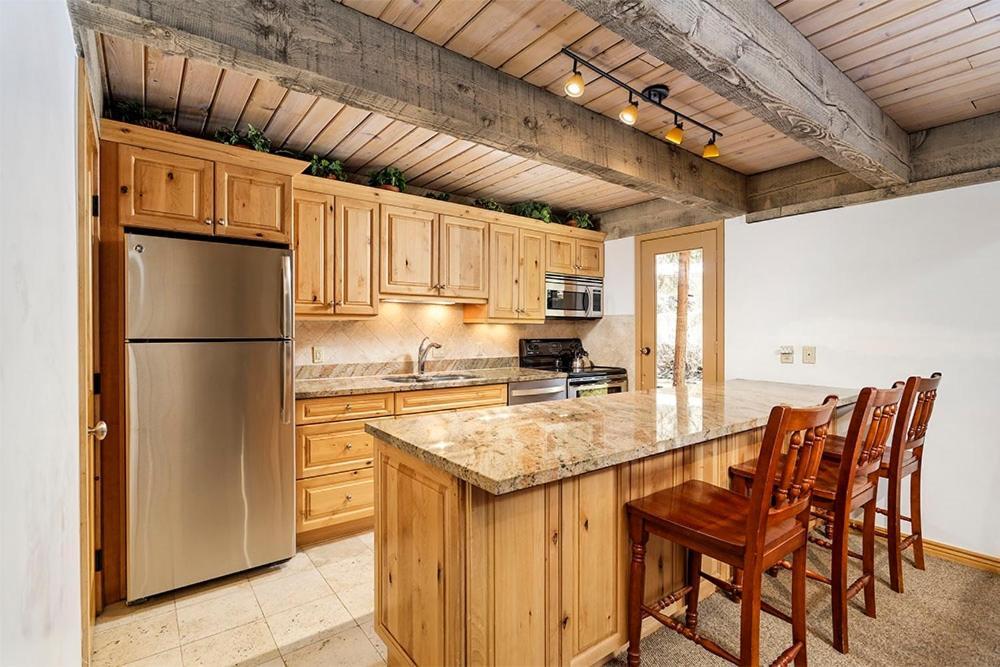 Chateau Eau Claire Unit 8, Riverfront Condo, Walking Distance To Town *