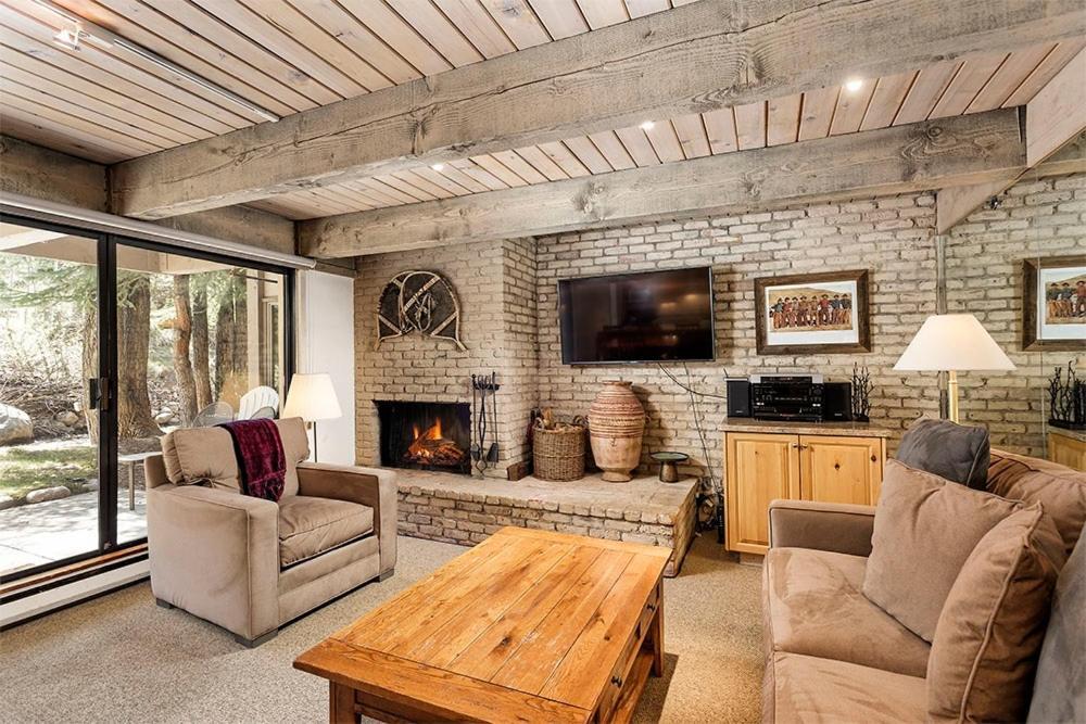 Holiday home Chateau Eau Claire Unit 8, Riverfront Condo, Walking Distance To Town Aspen