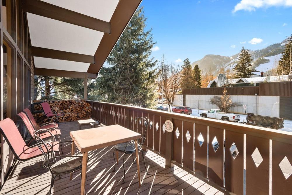 Holiday home 118 E. Bleeker St. Upper Level, In Duplex With Private Deck *